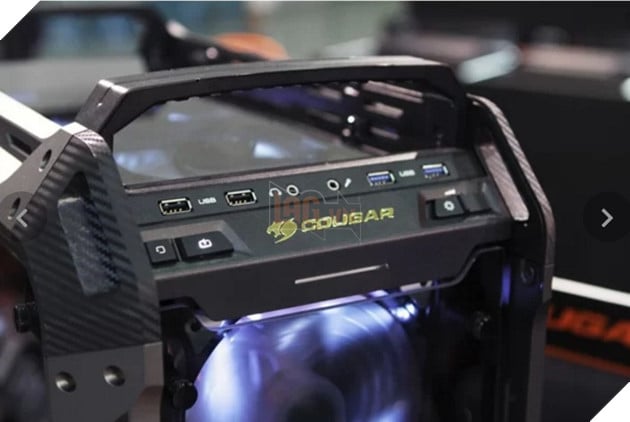 Cougar Panzer Evo - phiên bản cải tiến với kính cường lực của Courgar Panzer Max 2