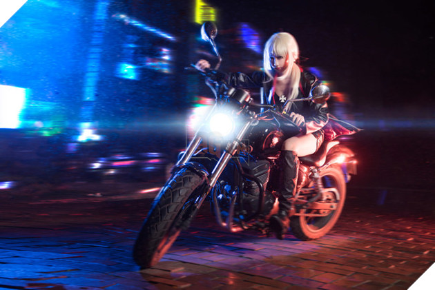 Cùng ngắm cosplay Black Saber cực chất trong Fate/Grand Order