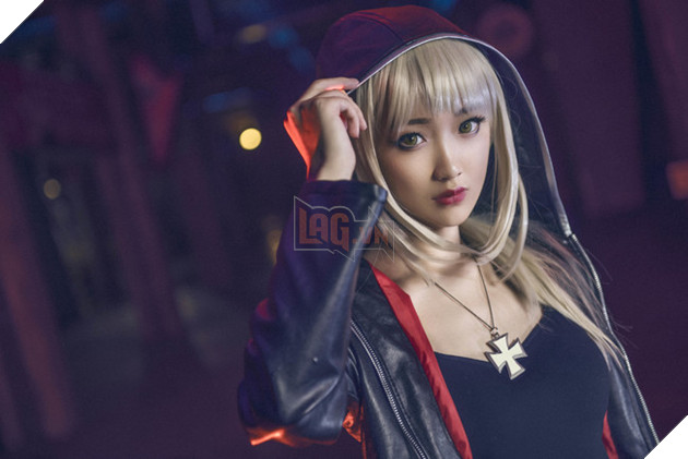 Cùng ngắm cosplay Black Saber cực chất trong Fate/Grand Order