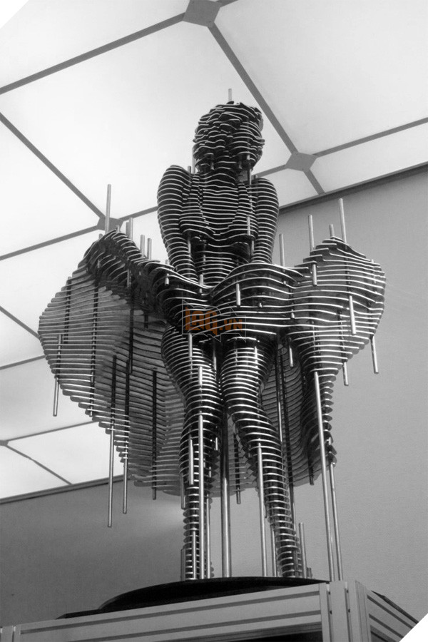 
Marylin Monroe. Duyên dáng và mềm mại ngay cả khi được thể hiện bằng chất liệu kim loại.

 
