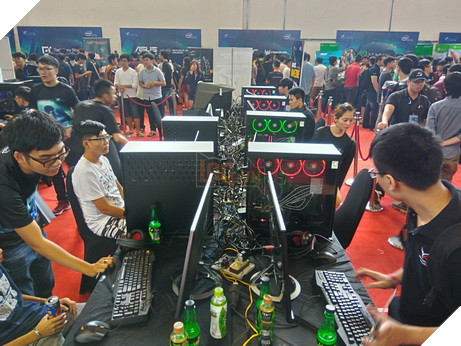 Hình ảnh lễ hội trình diễn máy tính Intel Extreme PC Master mùa 3 - Sôi động, đầy sáng tạo 36