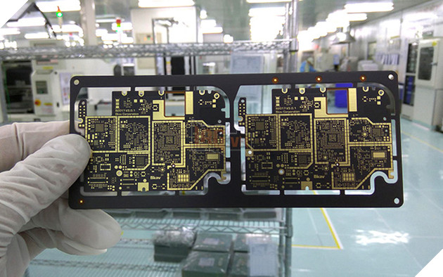 Bảng mạch của Bphone 2 vừa lộ diện