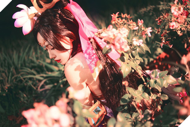 Cosplay Điêu Thuyền hờ hững chờ bạn đến giải cứu trong Vương Giả Vinh Diệu