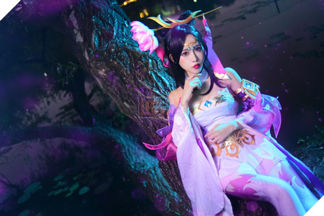 Cosplay Điêu Thuyền hờ hững chờ bạn đến giải cứu trong Vương Giả Vinh Diệu