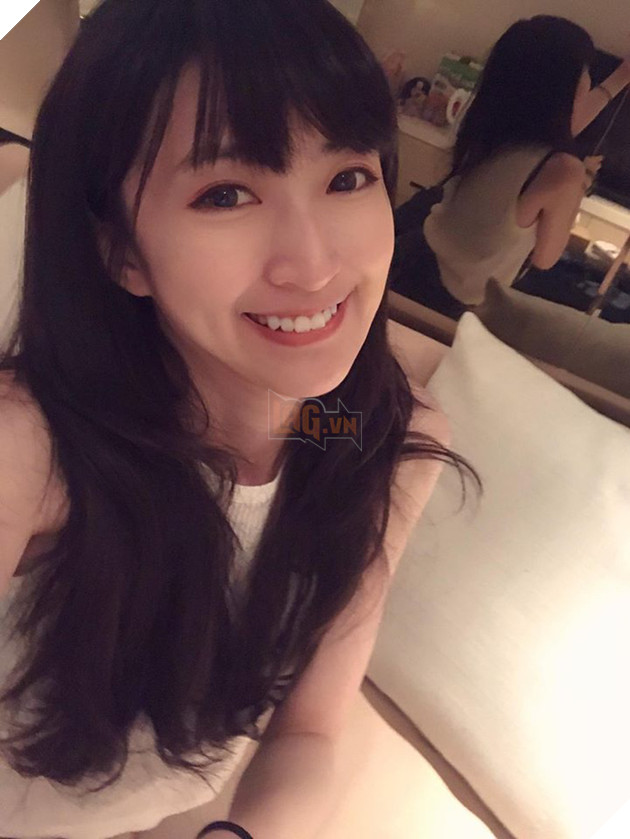 Chiêm ngưỡng nhan sắc "thiên thần" của nữ MC LMHT cầu hôn KkOma và khiến Faker ngẩn ngơ