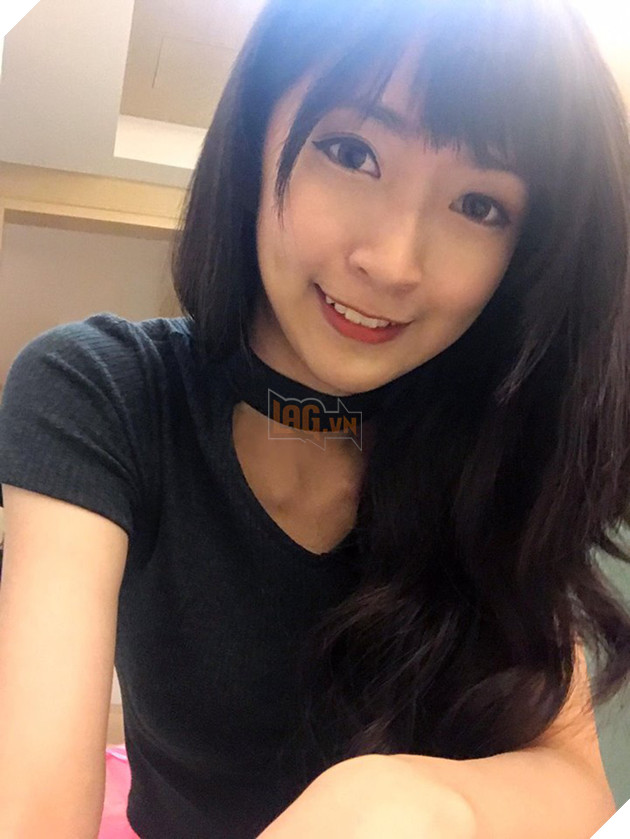 Chiêm ngưỡng nhan sắc "thiên thần" của nữ MC LMHT cầu hôn KkOma và khiến Faker ngẩn ngơ