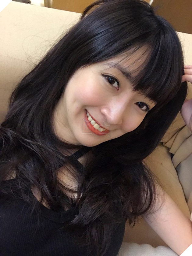 Chiêm ngưỡng nhan sắc "thiên thần" của nữ MC LMHT cầu hôn KkOma và khiến Faker ngẩn ngơ