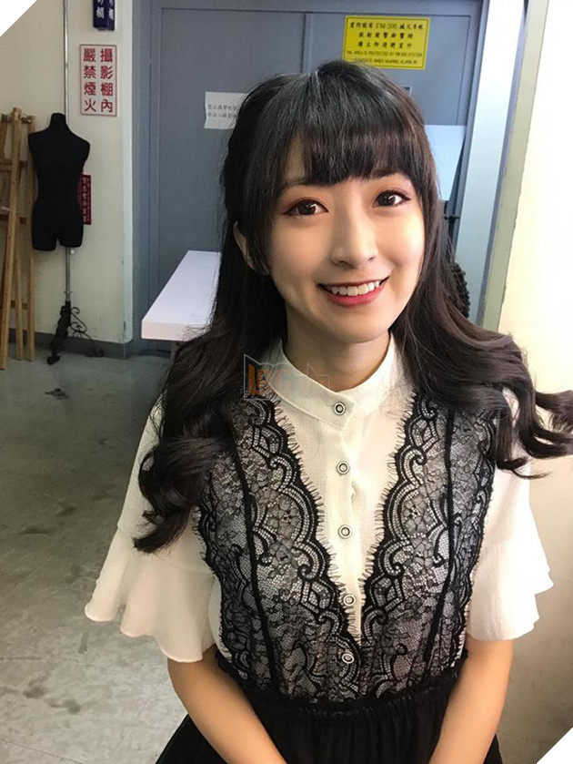 Chiêm ngưỡng nhan sắc "thiên thần" của nữ MC LMHT cầu hôn KkOma và khiến Faker ngẩn ngơ