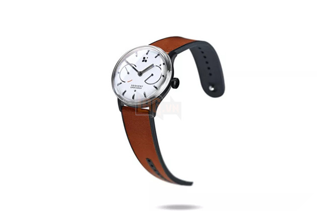 Chiếc smartwatch đầu tiên sạc pin bằng cách QUAY TAY