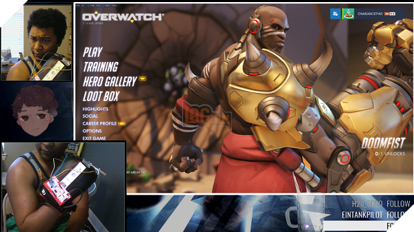 Streamer ATwerkingYoshi với chiếc nắm đấm tự chế của mình để điều khiển Doomfist