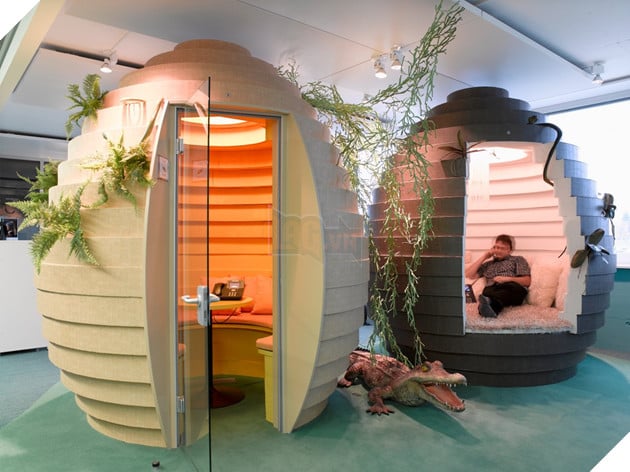 Google's Zurich, Switzerland, office — which was designed by architecture firm Camenzind Evolution — has egg-shaped pods that serve as meeting rooms.