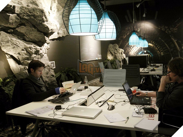 This tunnel-like meeting room in Zurich looks like a cool and mysterious cavern — although it's clearly not meant for the claustrophobic.