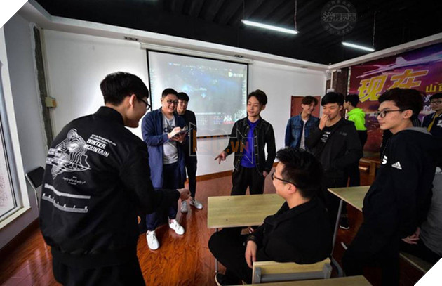 Cận cảnh trường học đào tạo game thủ chuyên nghiệp tại Trung Quốc, nơi bạn chơi nhiều hơn học