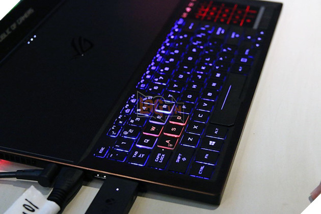 Đây là chiếc laptop chơi game mỏng gần bằng MacBook Pro của Apple, rẻ hơn và hiệu năng thì vượt trội hơn hẳn 7