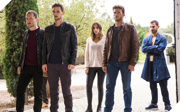 “Overdrive” Phim hành động kế thừa loạt “Fast and Furious” 2