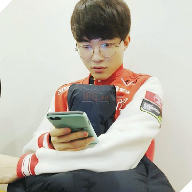 LMHT: Kiếm được hàng triệu USD/năm, Faker vẫn tiết kiệm đến mức bị mất điện thoại vẫn nhất quyết không mua cái mới