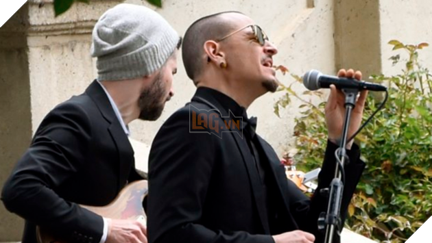 Giọng hát chính của nhóm Linkin Park treo cổ tự sát 2