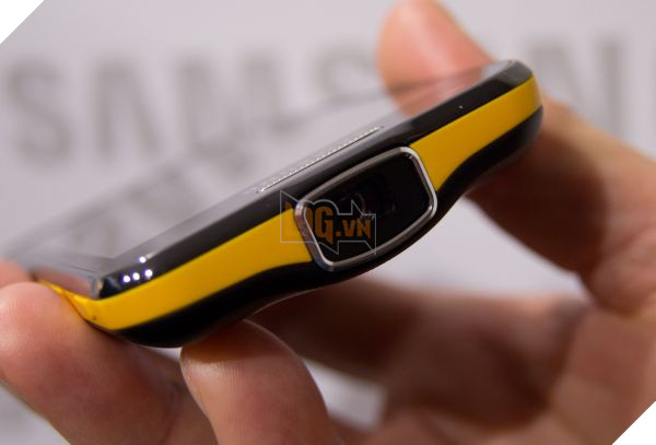 
Một máy chiếu 1080p tích hợp di động sẽ tiện chia sẻ hình ảnh, video với bạn bè hơn cái màn hình 5 inch thông thường.



 


