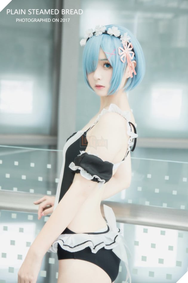 Tuyệt vời cosplay nàng hầu Rem cực gợi cảm trong Re:Zero