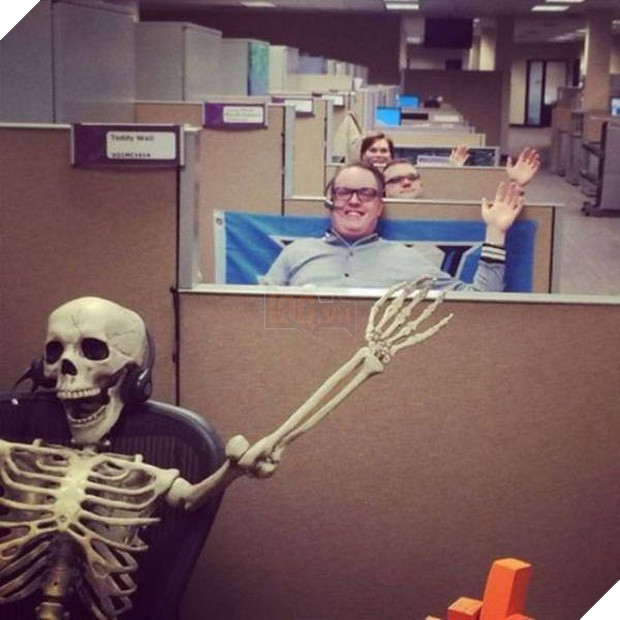 17 tiết mục pha trò không kém phần lầy lội của các thánh công sở - Ảnh 23.