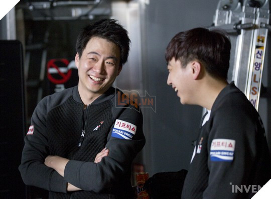 Đề nghị chơi Amumu đi rừng, HLV trưởng của KT Rolster bị Score tỏ thái độ như thế này đây