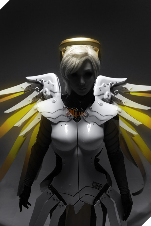 Ngất ngây với cosplay Mercy cực gợi cảm trong Overwatch