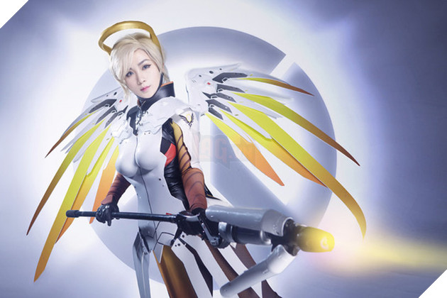 Ngất ngây với cosplay Mercy cực gợi cảm trong Overwatch