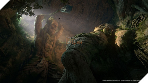 Hai cô gái trẻ này sẽ còn nhiều thứ phải gánh vác trên vai