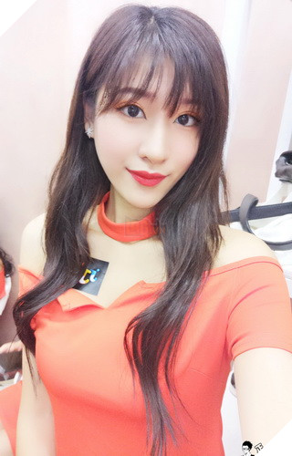 ChinaJoy 2017: Cùng chiêm ngưỡng các bóng hồng góp mặt tại ngày khai mạc đầu tiên 8