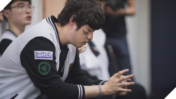 Cộng đồng LMHT yêu cầu BTC LCK phạt nặng Bang, khả năng xạ thủ SKT T1 phải đi lao động công ích là cực cao