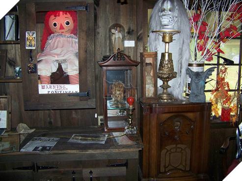 
Annabelle tại bảo tàng Ocult Warren ở Monroe, Connecticut
