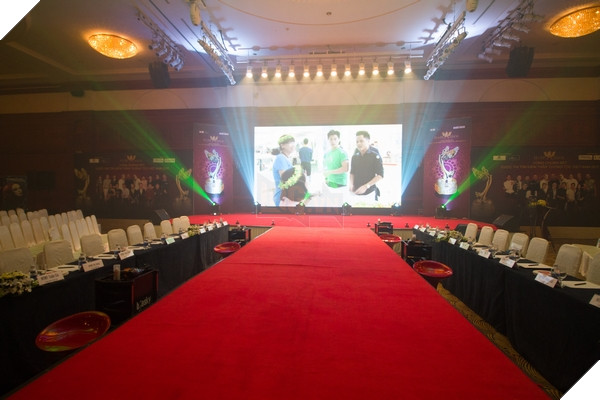 Khu vực sân khấu trung tâm của Đêm Chung Kết được đầu tư công phu, hoành tráng