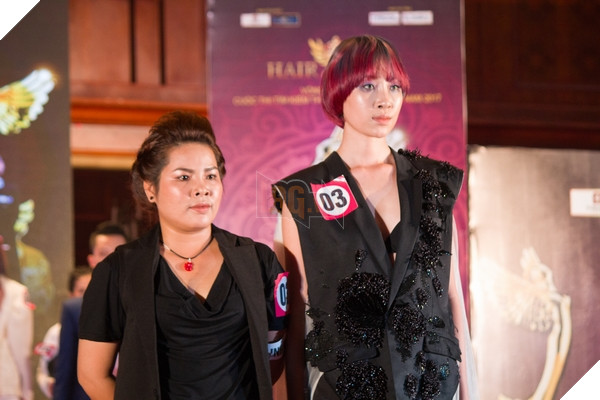 Để có được tác phẩm hoàn chỉnh sau cùng là nỗ lực không ngừng sáng tạo