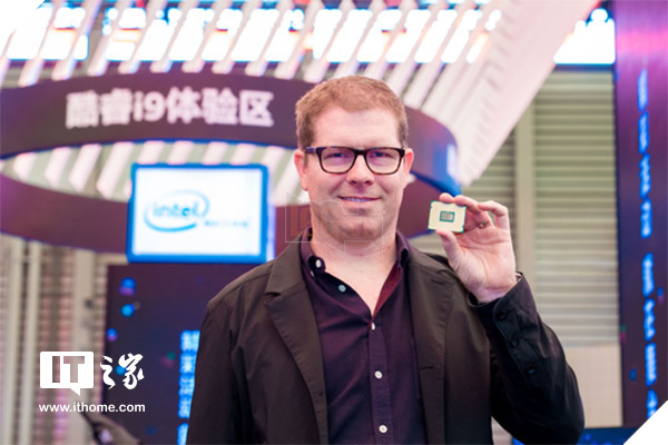 CPU Core i9-7980XE 18 nhân đầu tiên của Intel sẽ được bán ra vào 18/10 tới đây