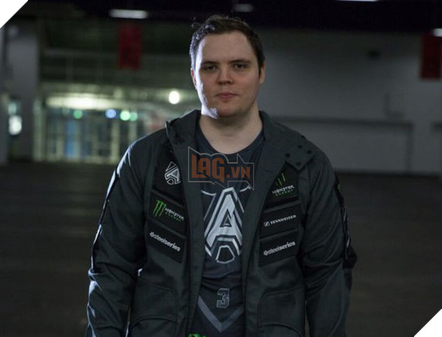 Từng vô địch The International lừng lẫy, thế mà giờ chàng béo Bulldog còn không xin nổi Visa sang Mỹ làm bình luận viên