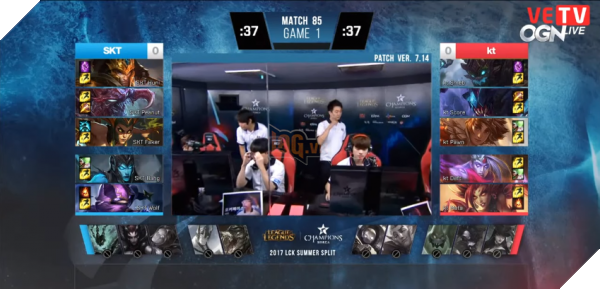 LMHT: Hai lần sử dụng trang phục liên tiếp, Faker đã trở về với "Trái Đất", KT Rolster vẫn thảm bại trước SKT T1