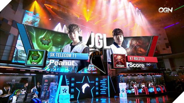 Bị outplay trong pha 2v2 dưới bot, Bang và Wolf cũng phải chào thua bộ đôi đường dưới của KT Rolster