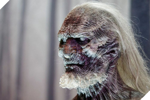 
Ánh mắt buồn của một White Walker khi biết phim mình đóng bị xem lậu.
