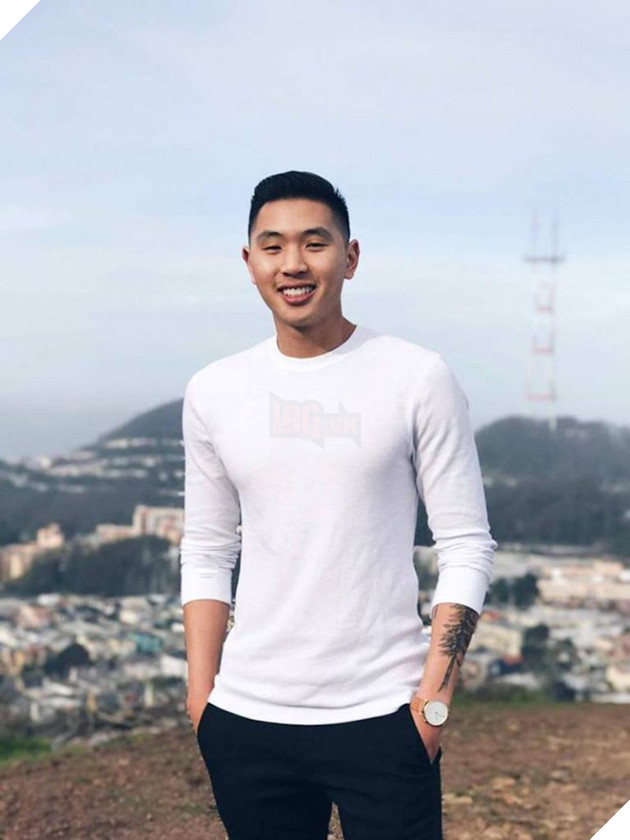 
Steven Ng. dù thành đạt nhưng vẫn luôn nhớ về những người thân yêu nơi quê nhà.
