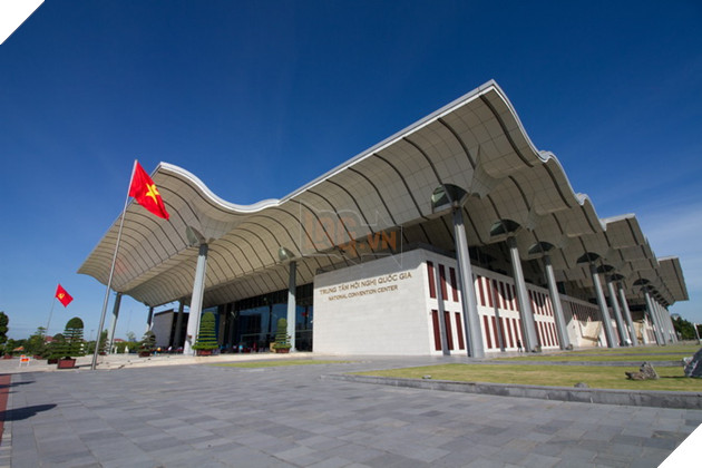 Toàn cảnh buổi lễ ra mắt sản phẩm Bphone 2017 và sản phẩm trên tay.