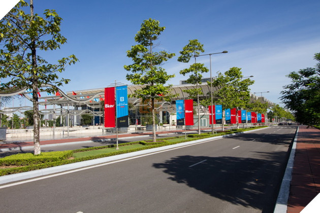 Toàn cảnh buổi lễ ra mắt sản phẩm Bphone 2017 và sản phẩm trên tay. 2