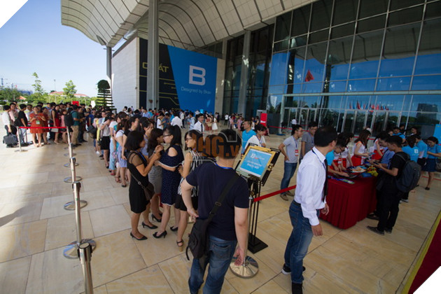 Toàn cảnh buổi lễ ra mắt sản phẩm Bphone 2017 và sản phẩm trên tay. 7