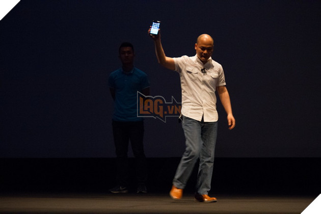 Toàn cảnh buổi lễ ra mắt sản phẩm Bphone 2017 và sản phẩm trên tay. 14