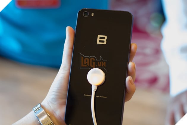 Trên tay nhanh Bphone 2017 - Điện thoại thuần Việt cận cao cấp đến từ Bkav 6