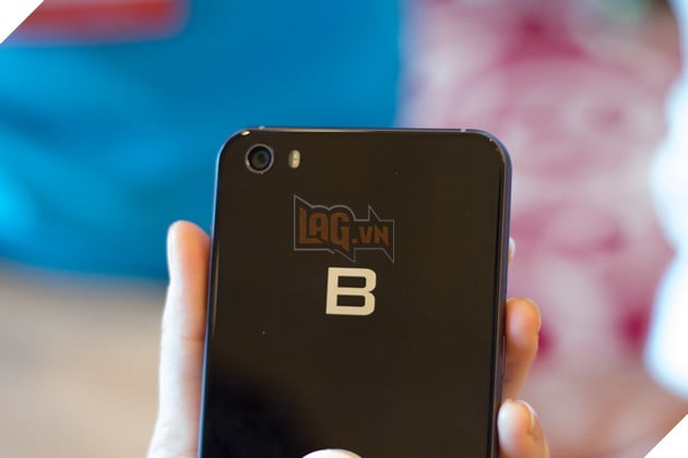 Trên tay nhanh Bphone 2017 - Điện thoại thuần Việt cận cao cấp đến từ Bkav 7