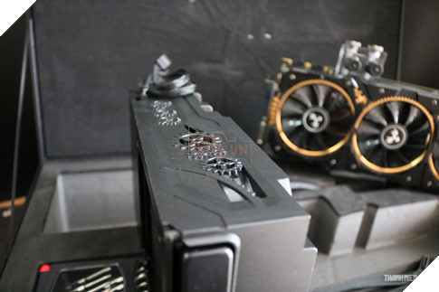 Cận cảnh chiếc Card màn hình 1080Ti mạnh nhất thế giới 14