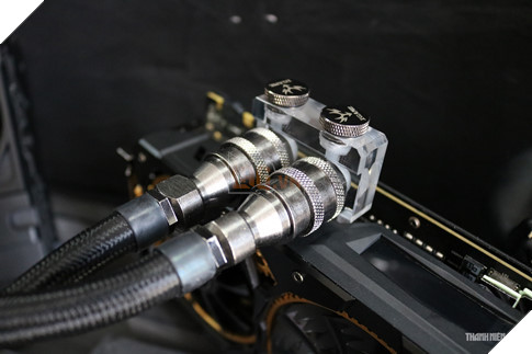 Cận cảnh chiếc Card màn hình 1080Ti mạnh nhất thế giới 18