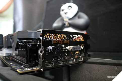 Cận cảnh chiếc Card màn hình 1080Ti mạnh nhất thế giới 7