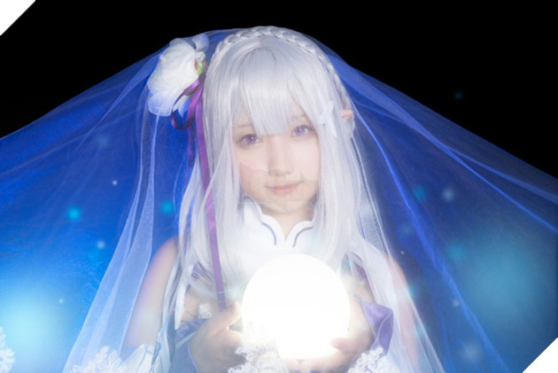 Cùng ngắm cosplay nàng công chúa tóc trắng Emilia cực dễ thương trong Re:Zero