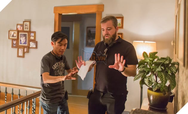 
James Wan (trái) và David F. Sandberg (phải) trên phim trường “Lights Out”
